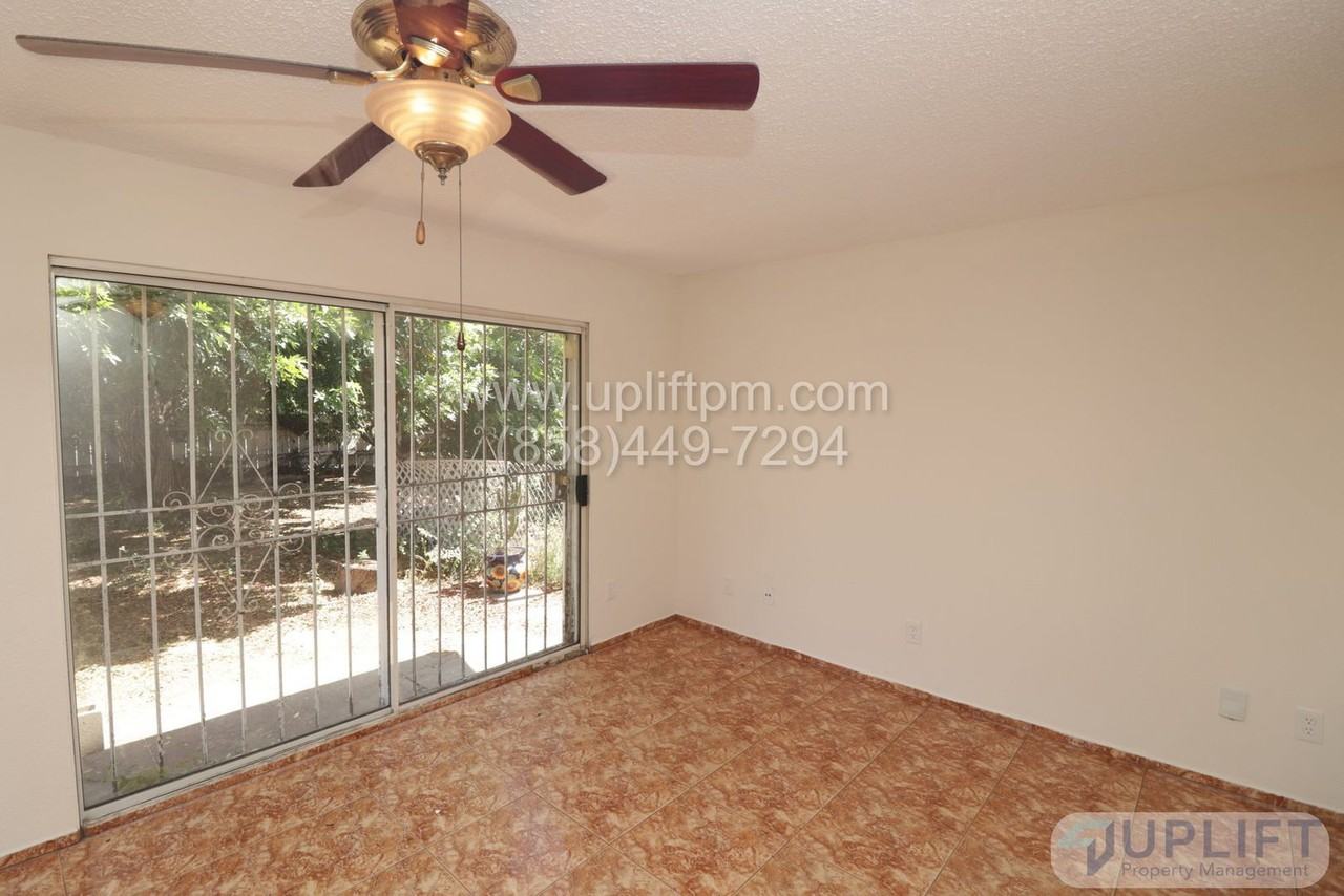 7746 Bloomfield Rd - Photo 3 of 15