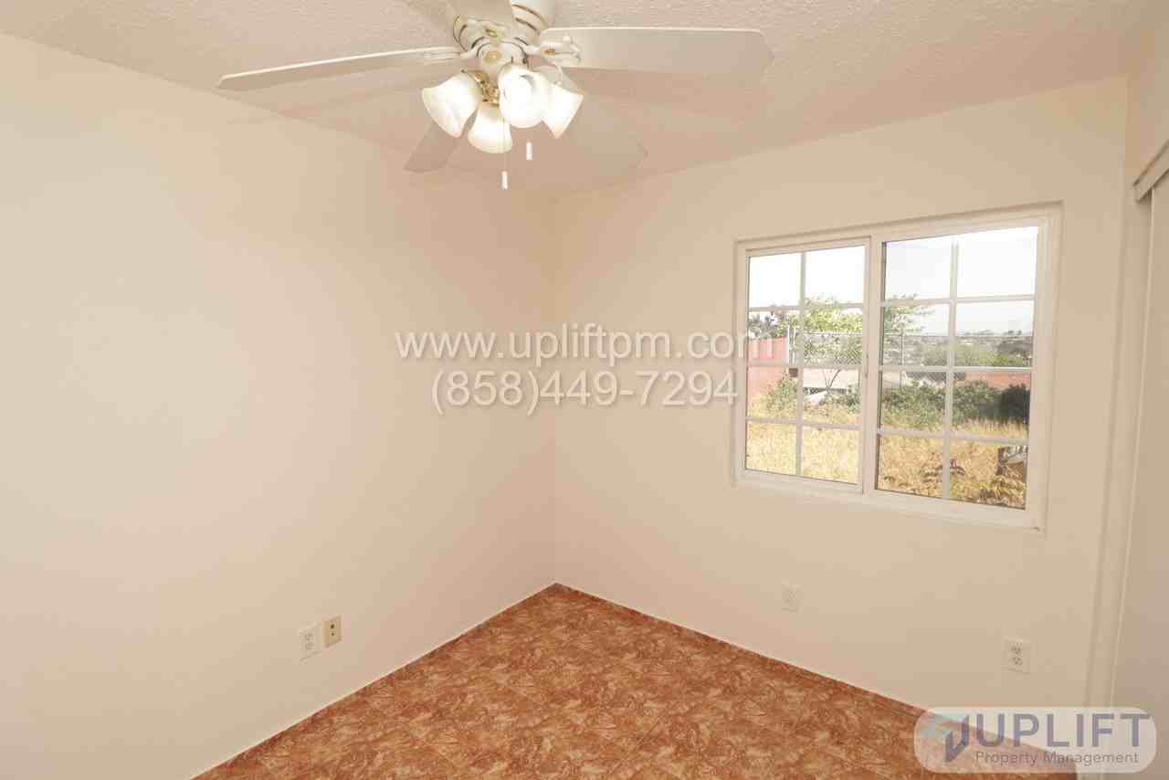 7746 Bloomfield Rd - Photo 7 of 15