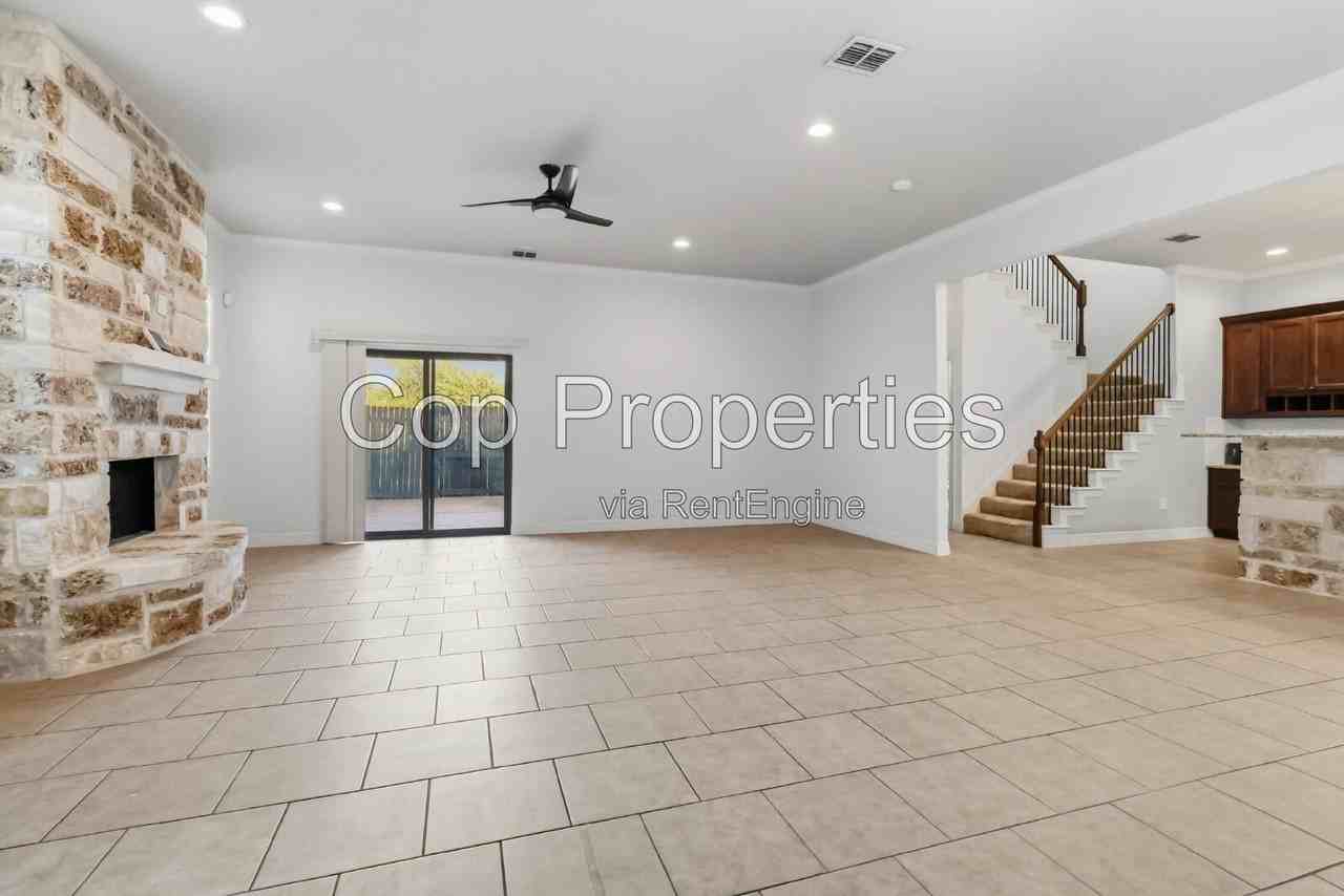 5923 Whitby Rd #102 - Photo 6 of 50
