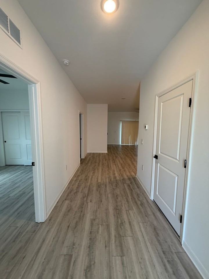 1106 Gretchen Ave S - Photo 2 of 22