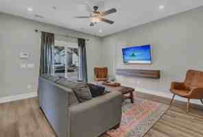 featured image of 4503 Durant Ave
