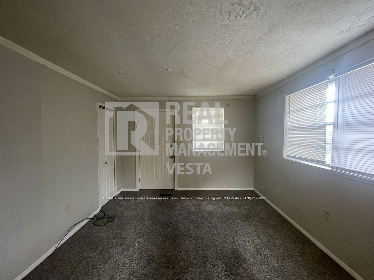 4940 Faubus Ave - Photo 2 of 13
