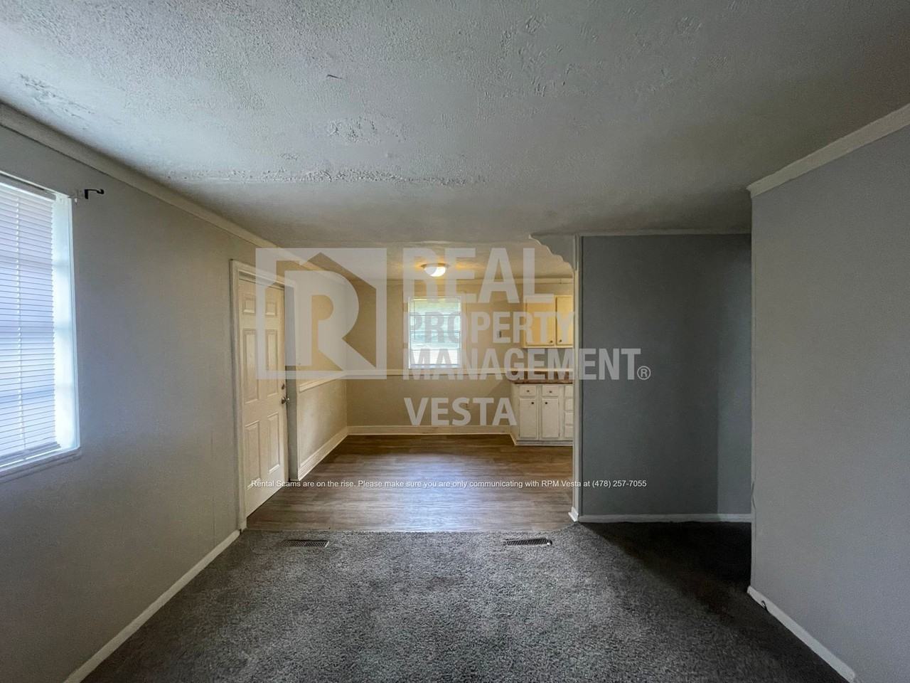 4940 Faubus Ave - Photo 3 of 13