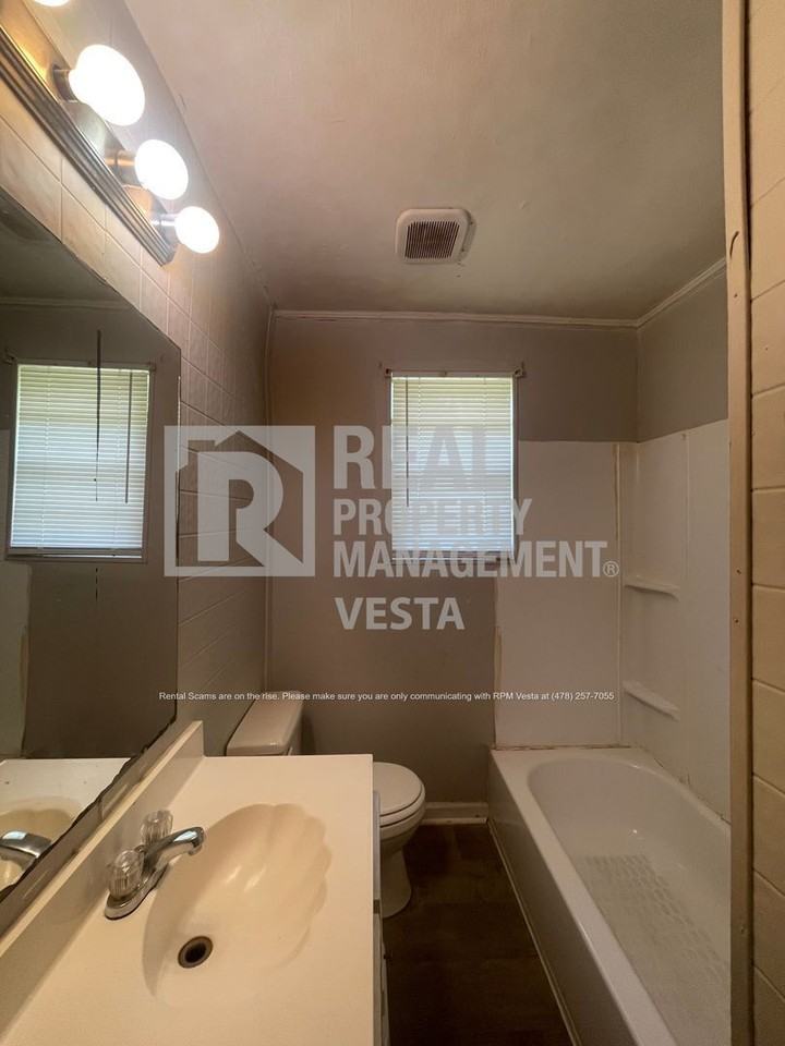 4940 Faubus Ave - Photo 7 of 13