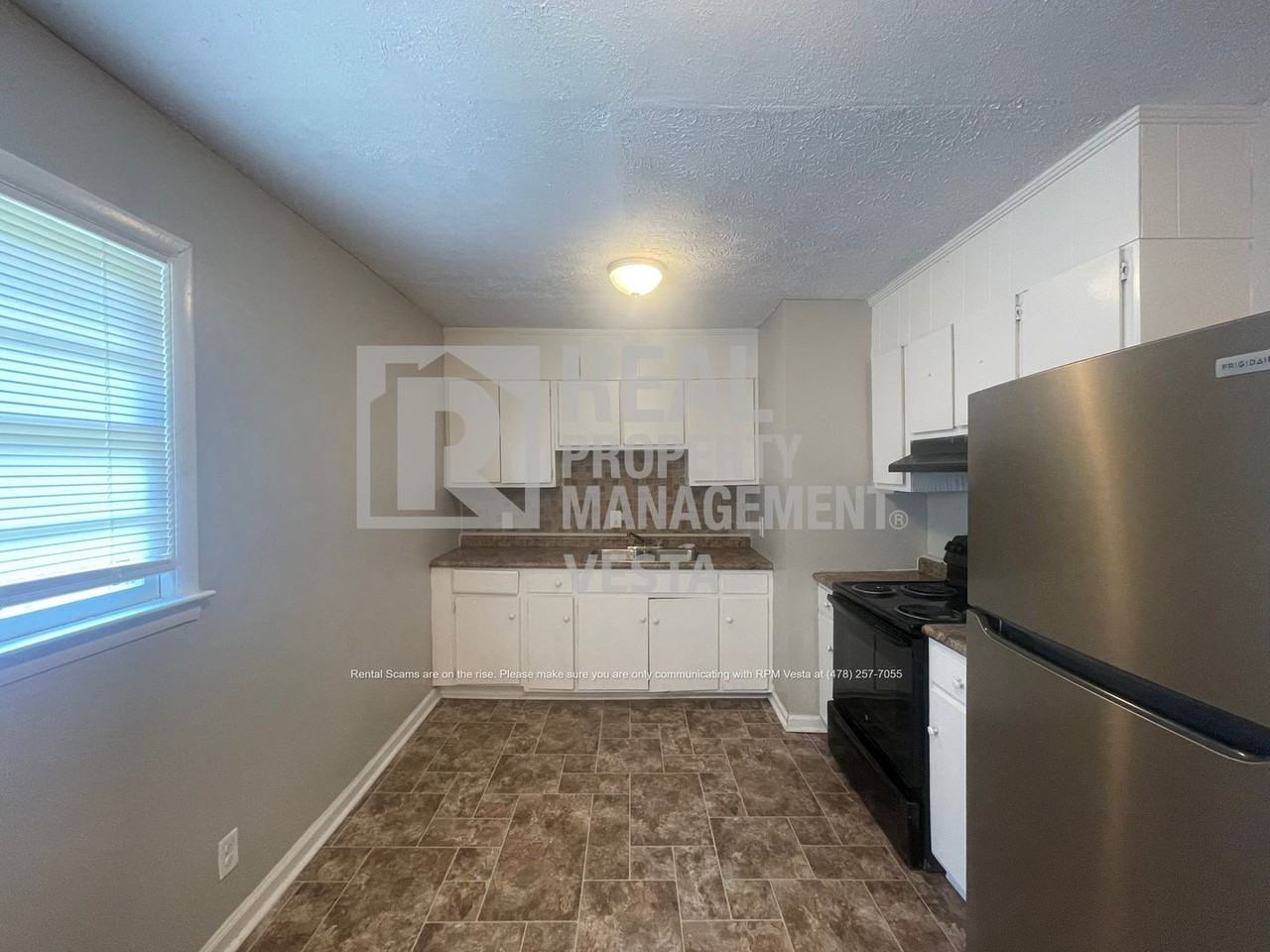 1905 Karen Dr - Photo 4 of 15
