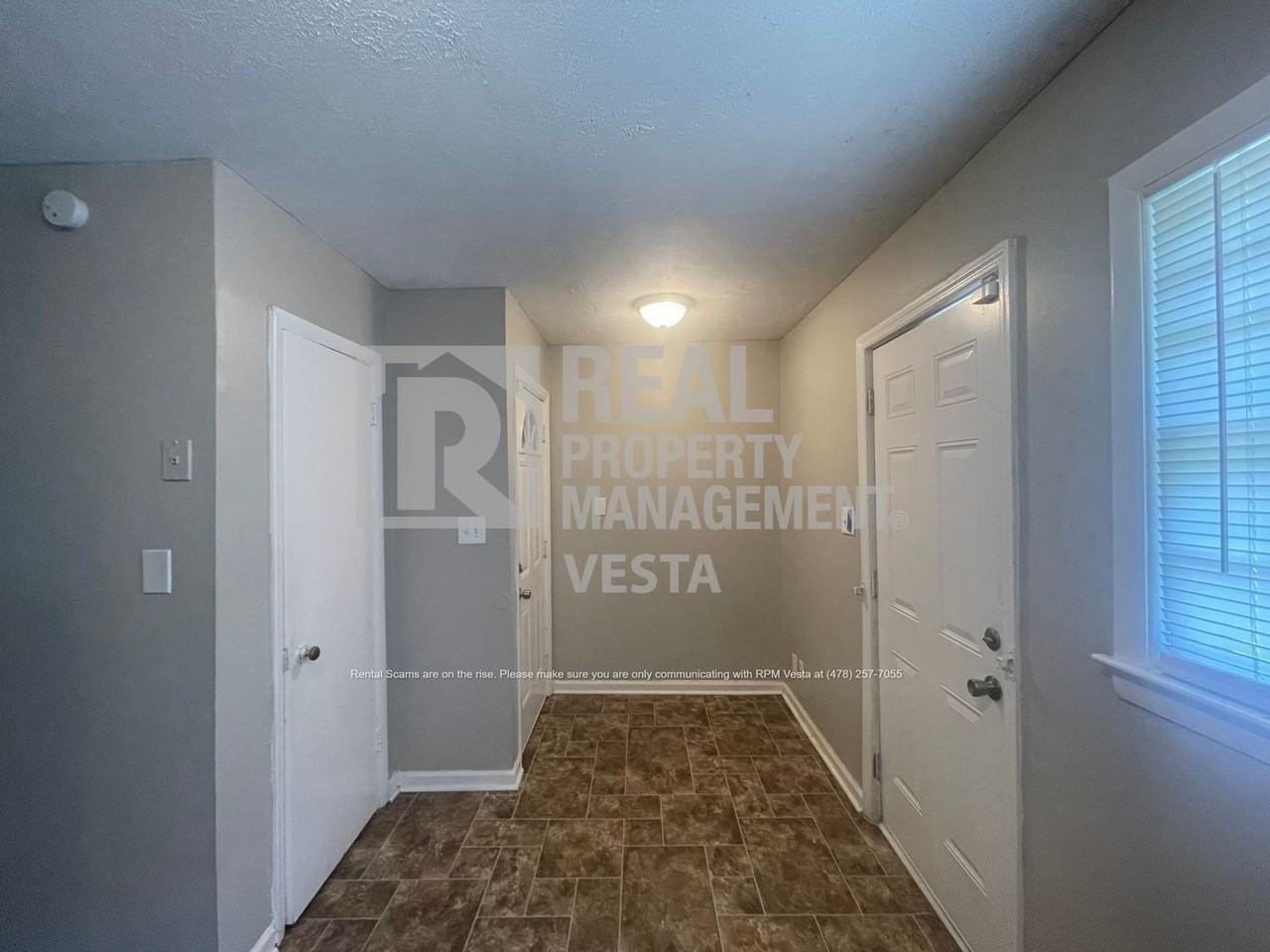 1905 Karen Dr - Photo 5 of 15