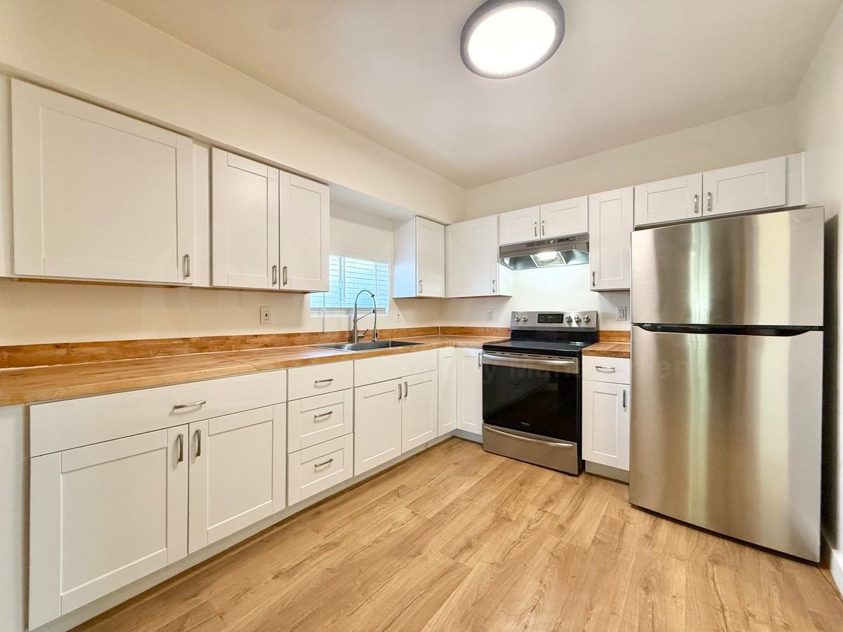 1825 E Harvard St #1 - Photo 4 of 14