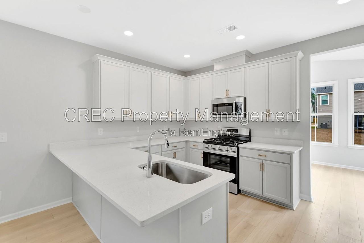8806 Lannister Dr - Photo 2 of 34