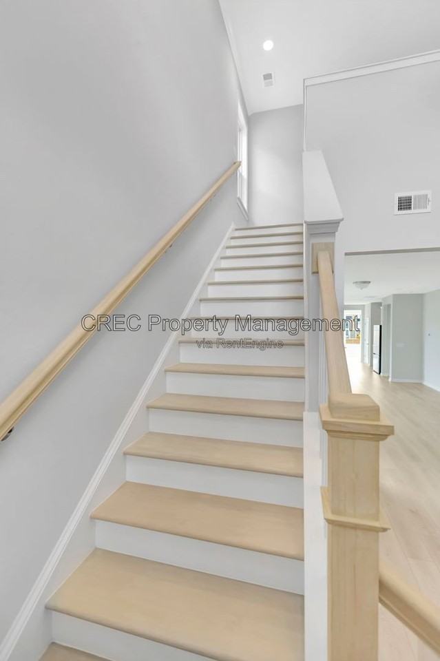 8806 Lannister Dr - Photo 6 of 34