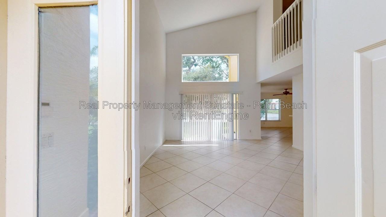5060 Starblaze Dr - Photo 3 of 36