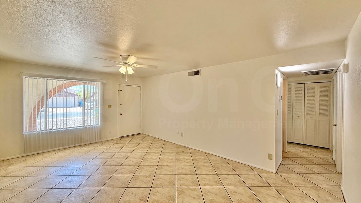 4746 W Aster Dr - Photo 3 of 19