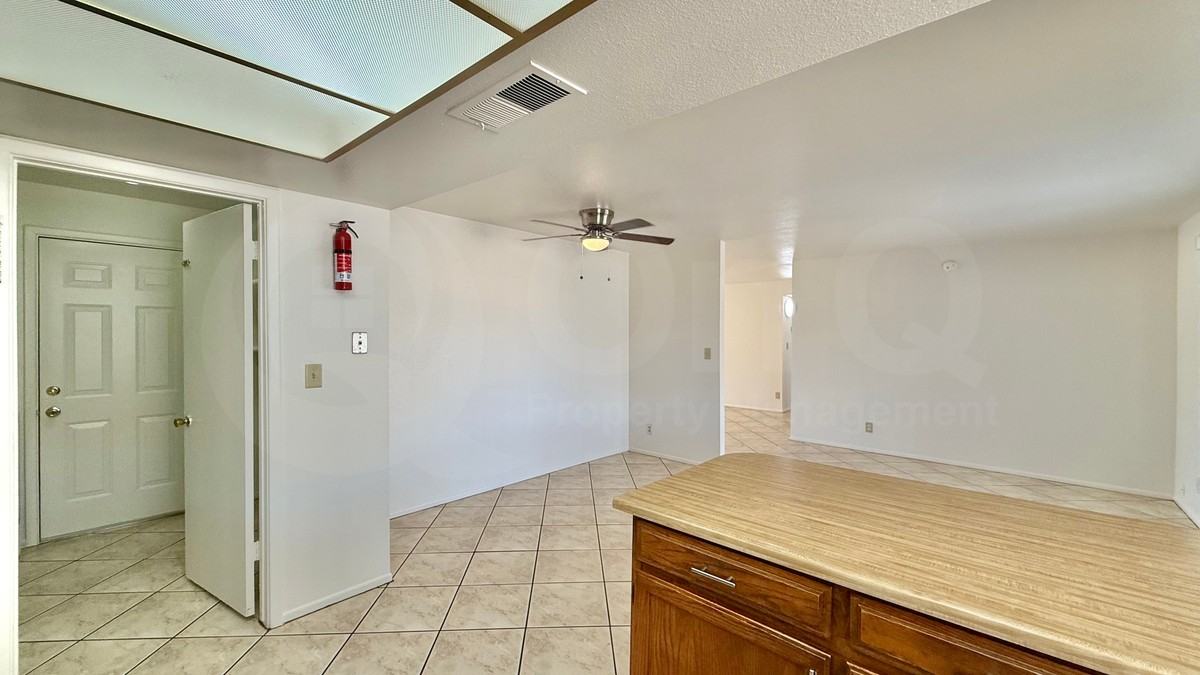 4746 W Aster Dr - Photo 6 of 19