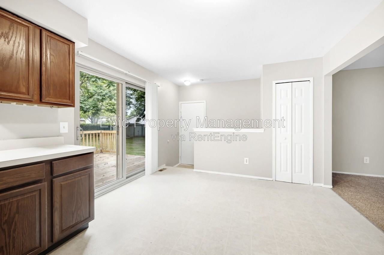 21639 Rockwell St - Photo 4 of 14
