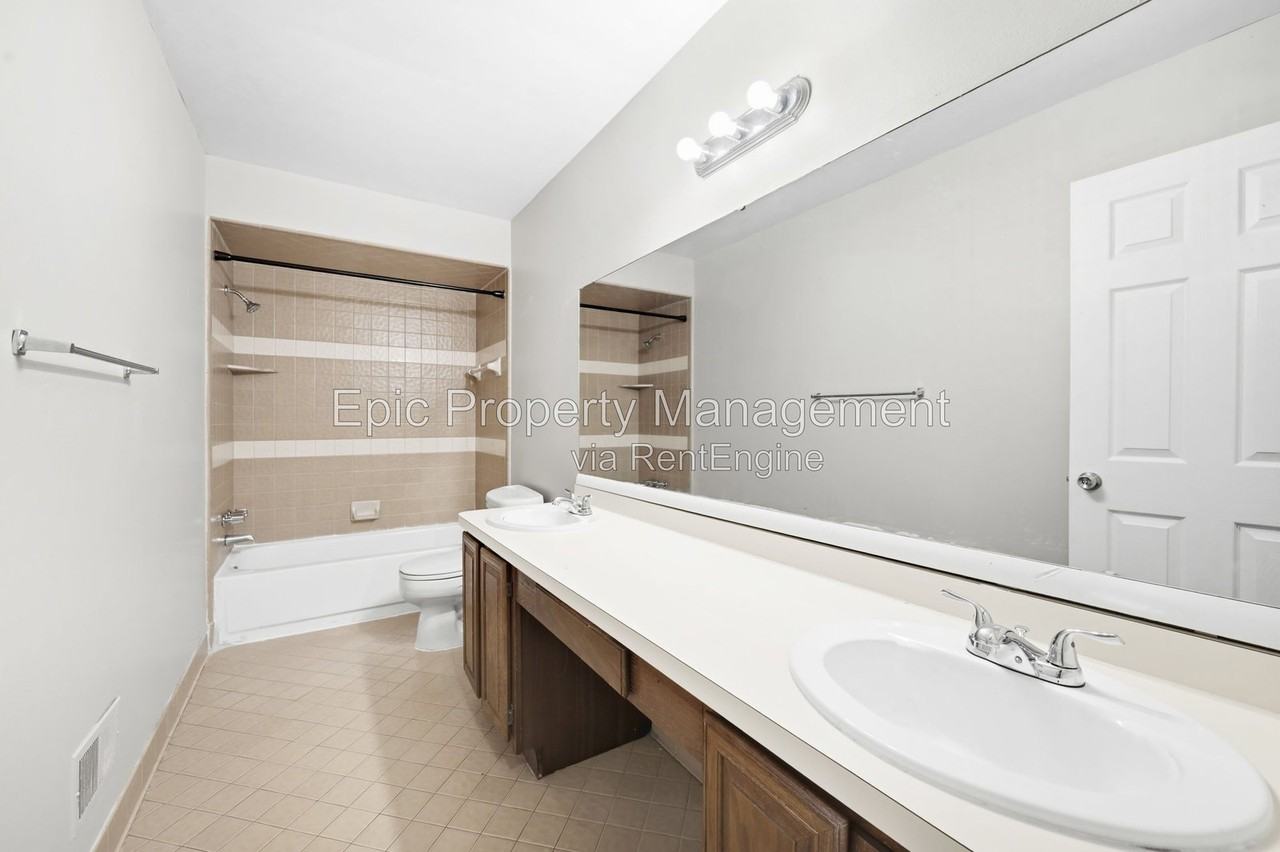 21639 Rockwell St - Photo 5 of 14