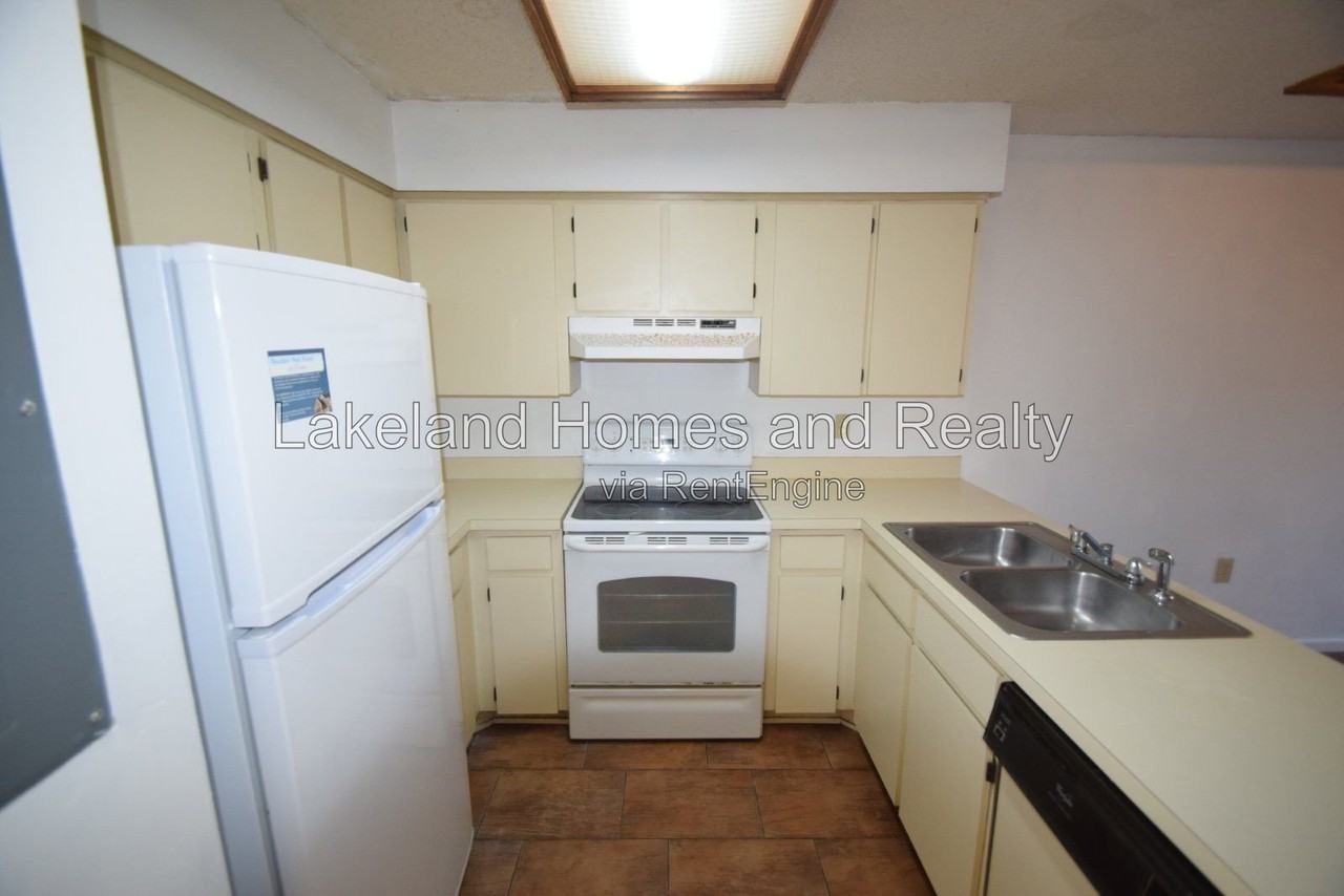 6055 Topher Trl - Photo 6 of 19