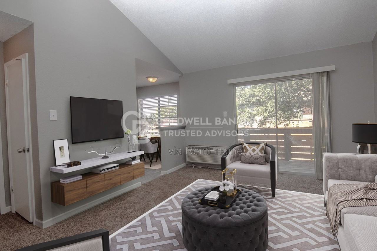 605 Nw 15th St #20 - Photo 3 of 14