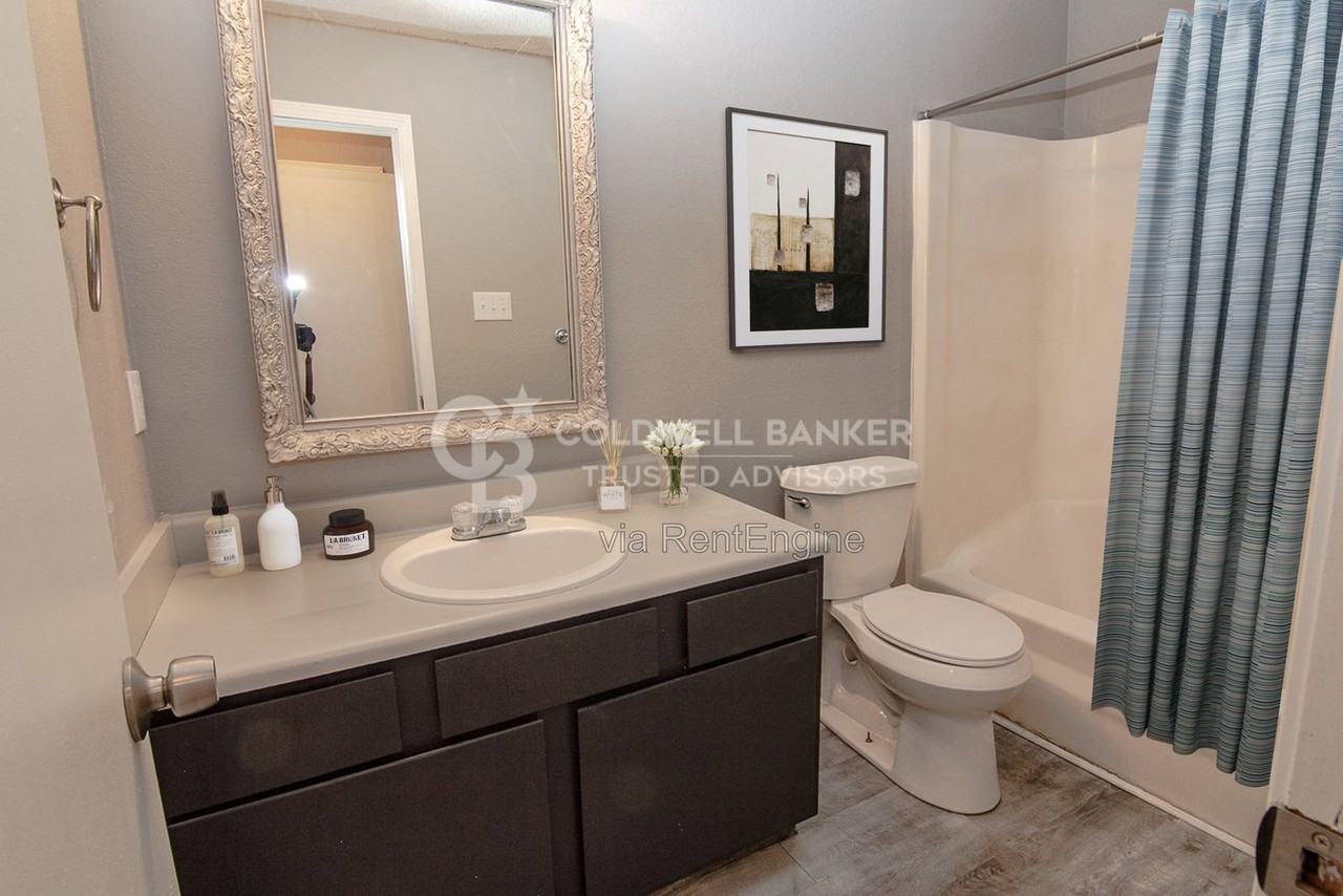605 Nw 15th St #20 - Photo 4 of 14