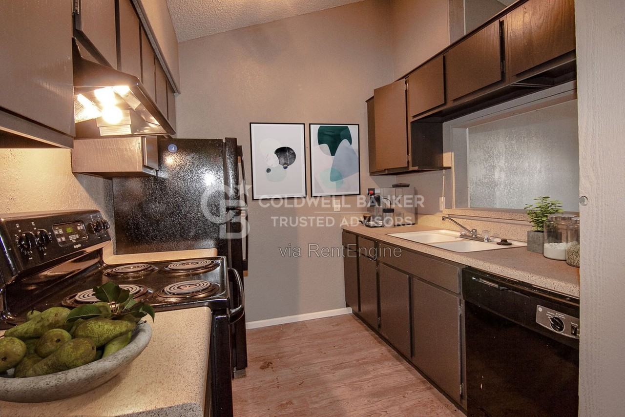 605 Nw 15th St #20 - Photo 7 of 14