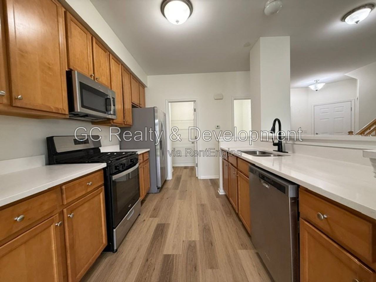 1028 Turin Dr - Photo 2 of 24