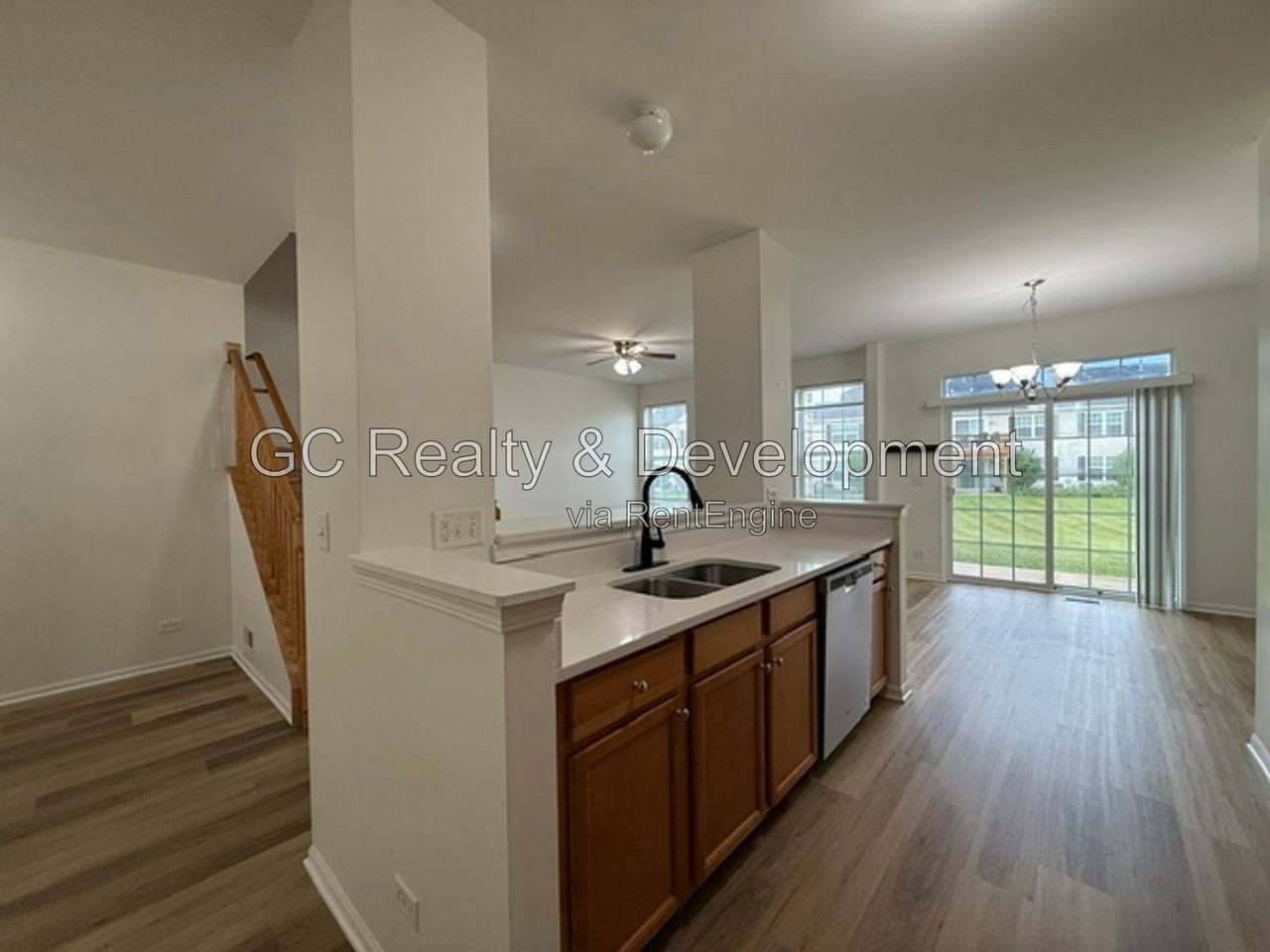 1028 Turin Dr - Photo 4 of 24