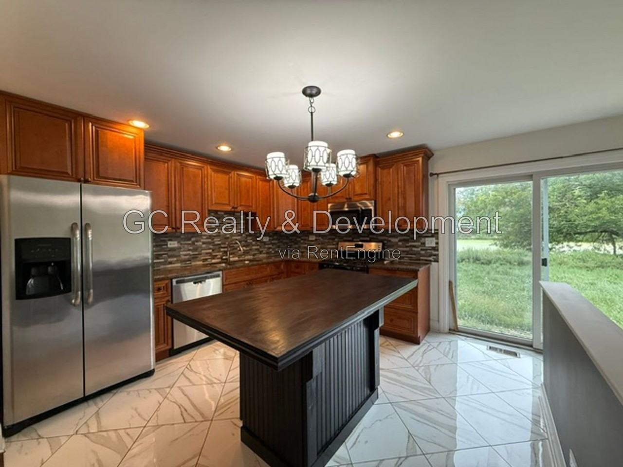 689 Laurel Ave - Photo 2 of 27