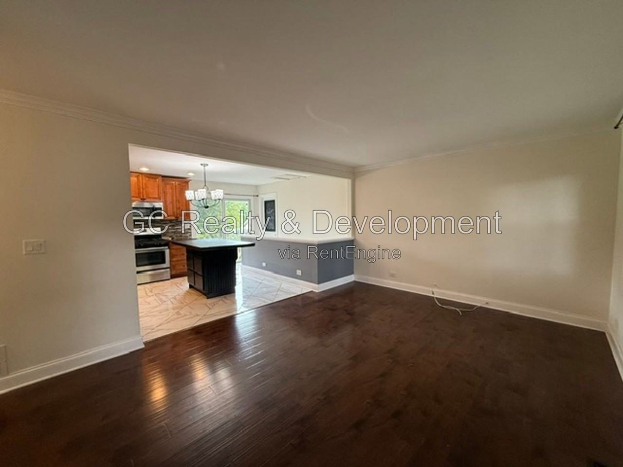 689 Laurel Ave - Photo 5 of 27