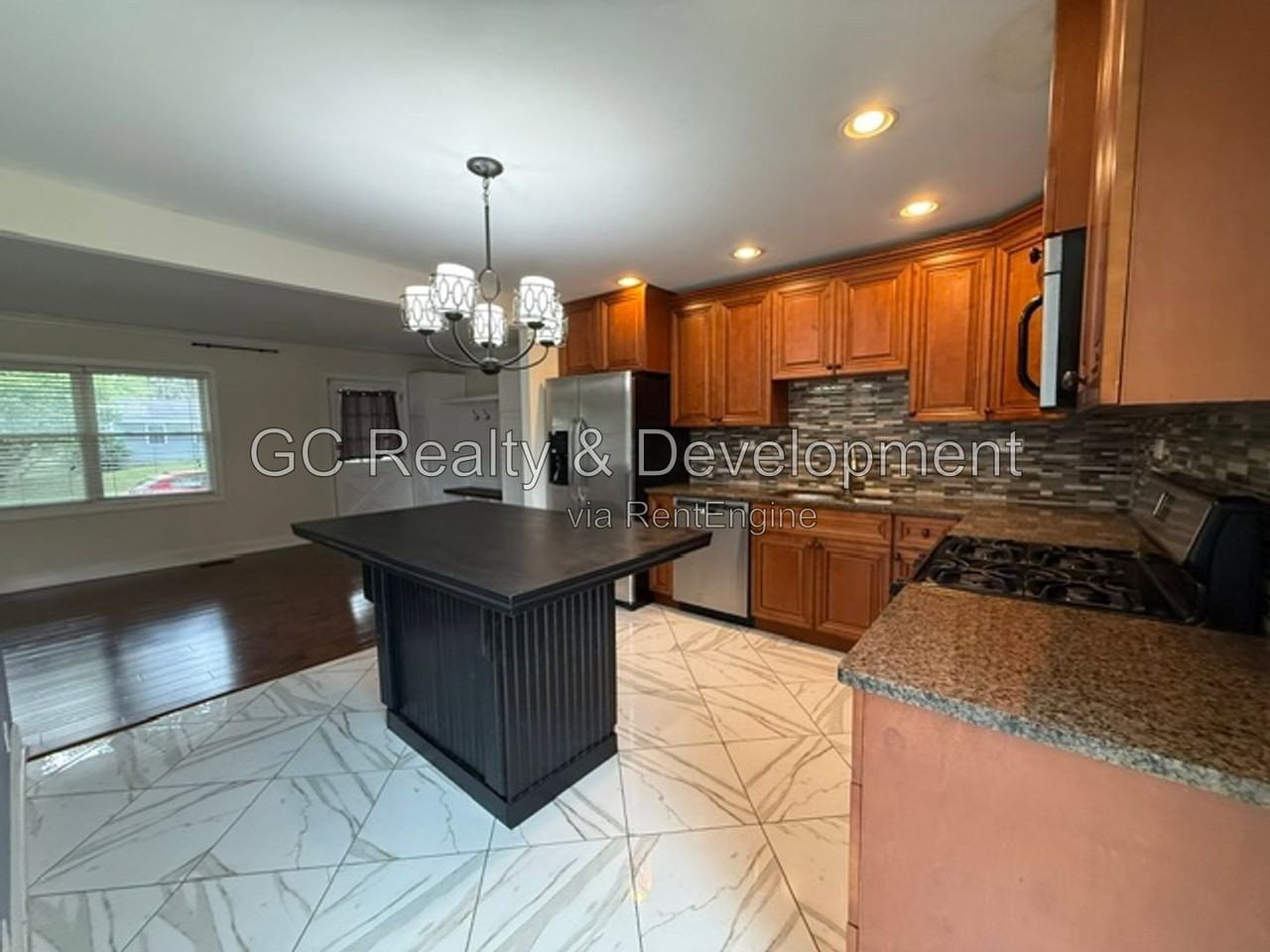 689 Laurel Ave - Photo 7 of 27