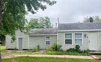 featured image of 921 Edison St
