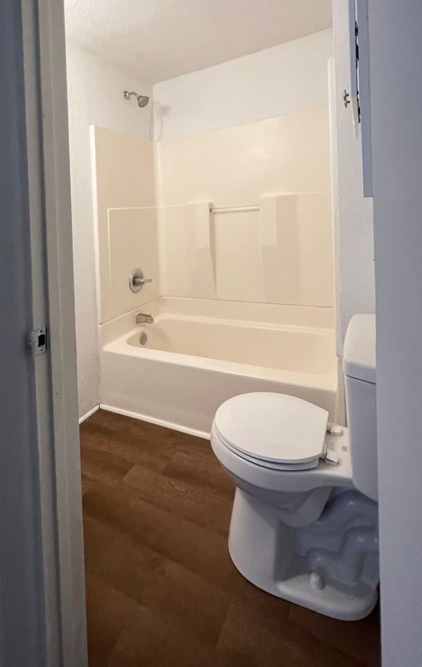 921 Edison St - Photo 5 of 12