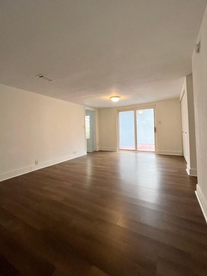 921 Edison St - Photo 6 of 12