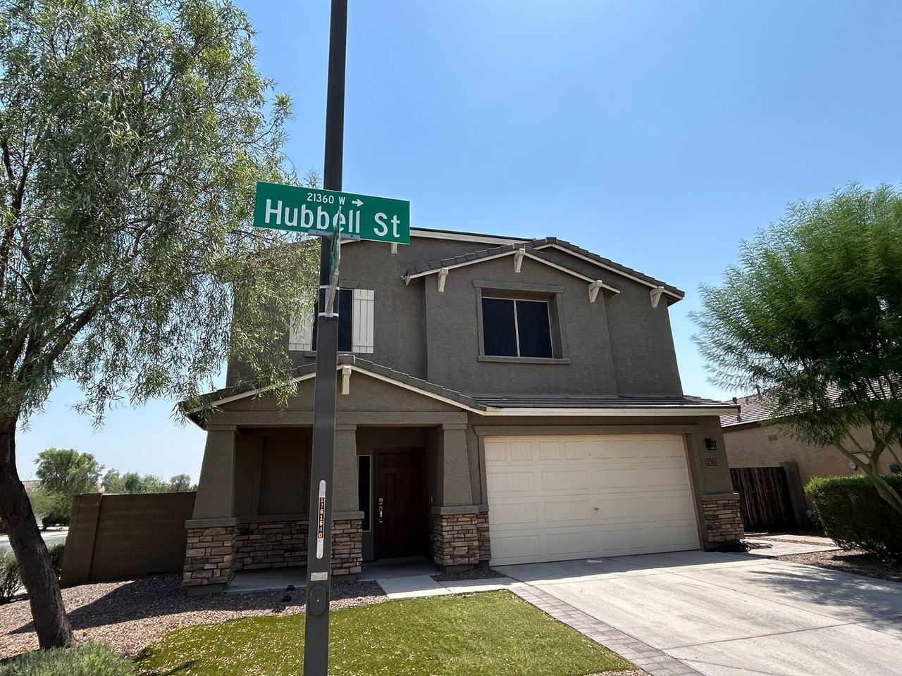 21381 W Hubbell St - Photo 2 of 40