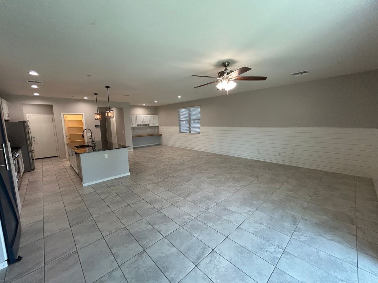 21381 W Hubbell St - Photo 5 of 40