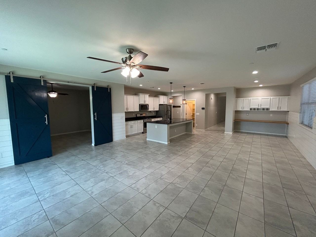 21381 W Hubbell St - Photo 6 of 40