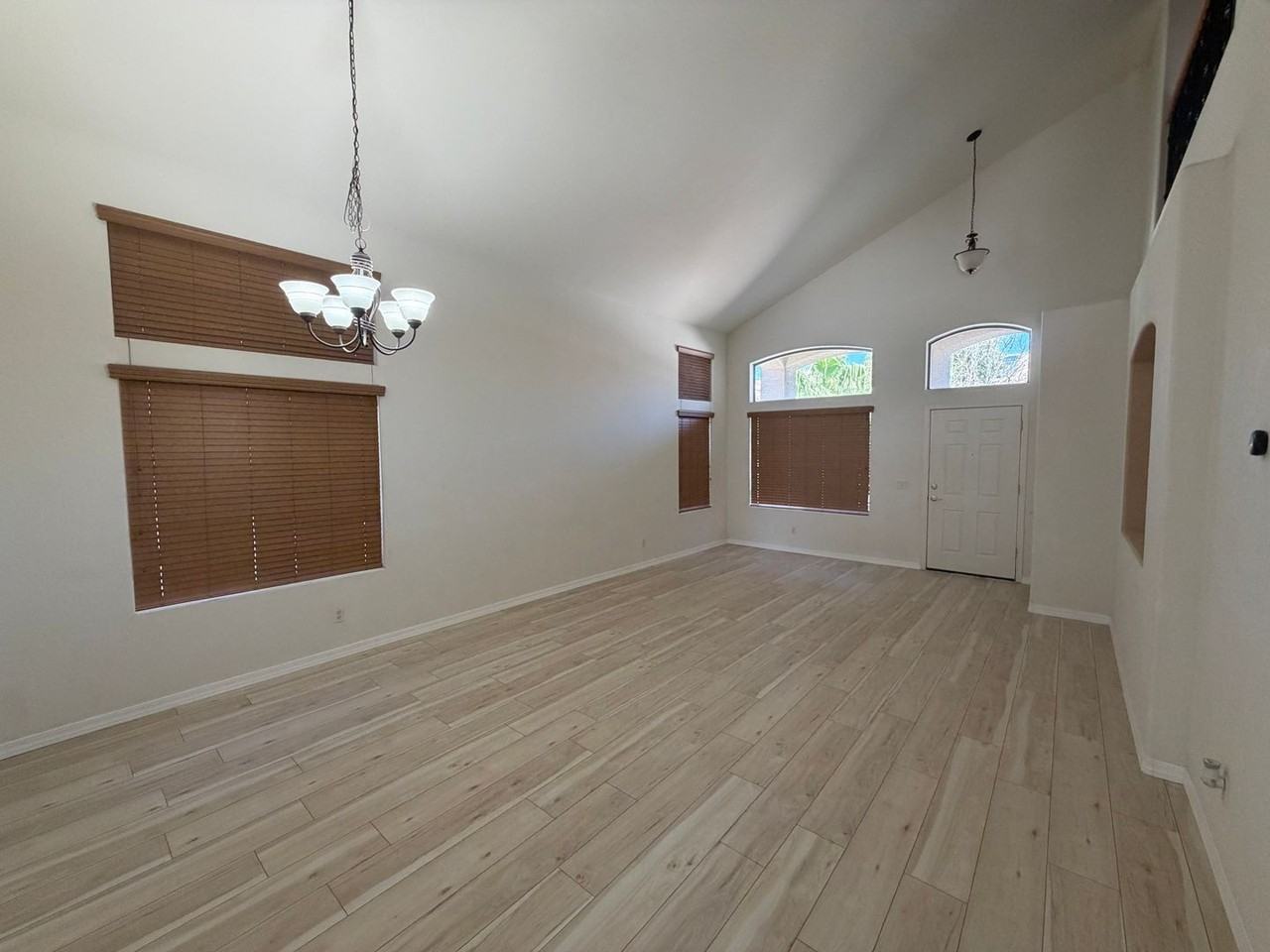 24763 W Jones Ave - Photo 3 of 27