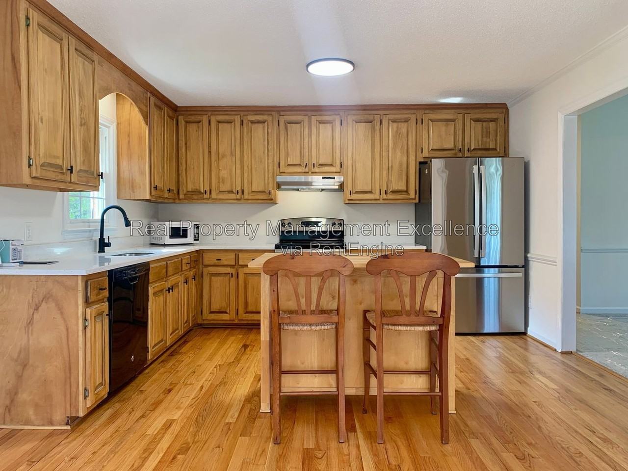 5900 Swales Way - Photo 6 of 39