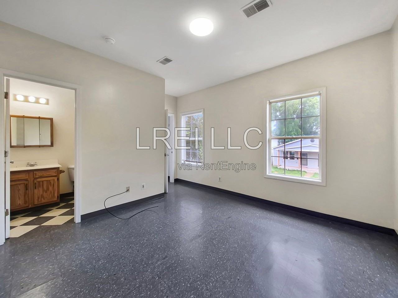 705 M St #3 - Photo 5 of 11