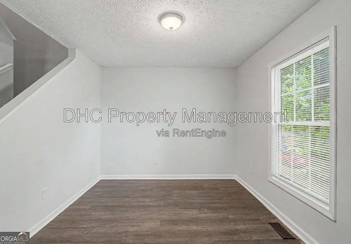 1167 Hubbard St Sw - Photo 3 of 22
