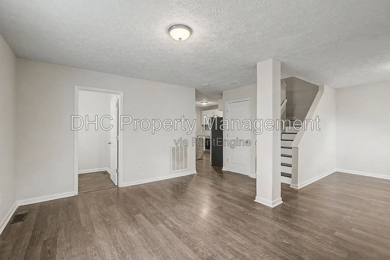 1167 Hubbard St Sw - Photo 4 of 22