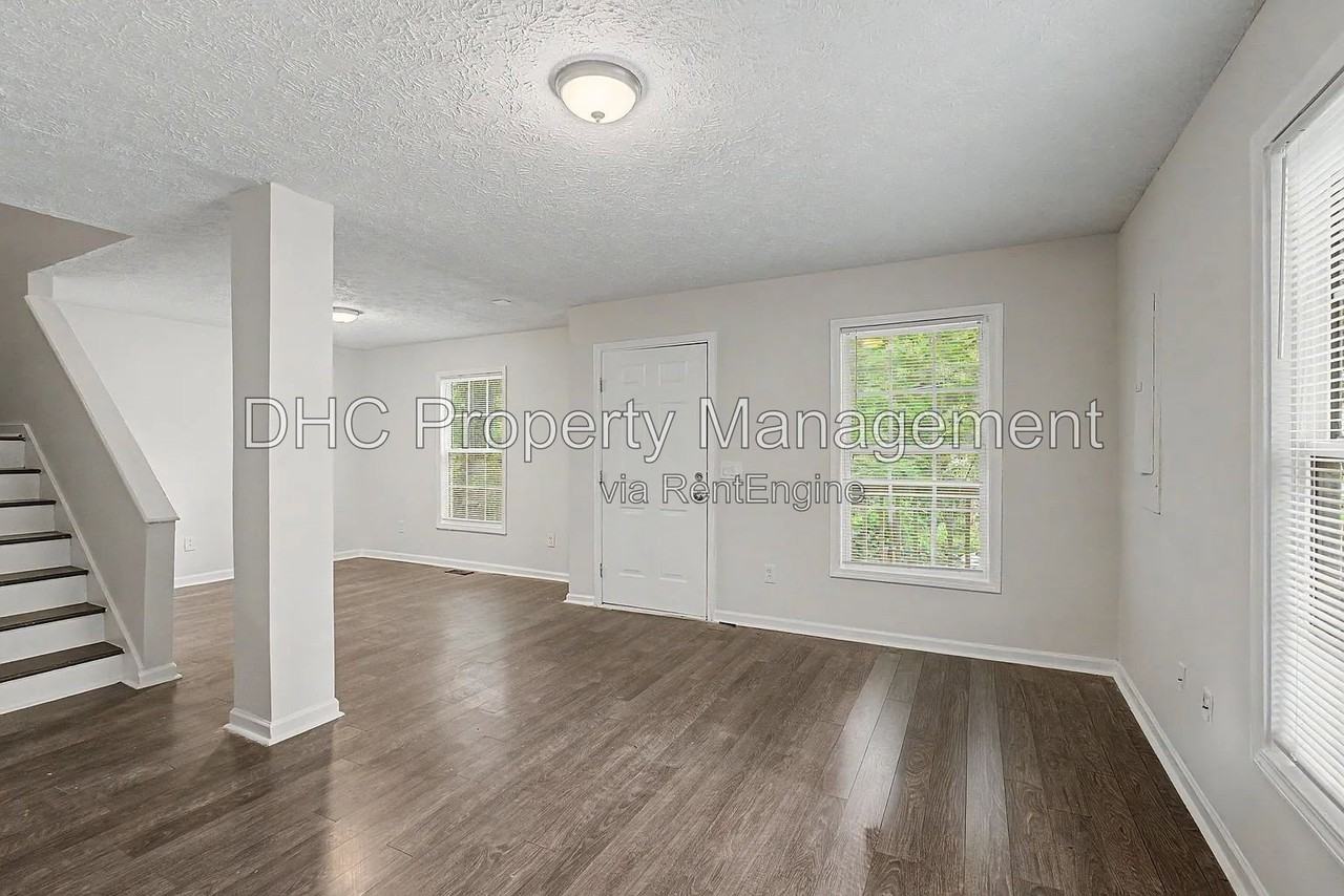 1167 Hubbard St Sw - Photo 5 of 22