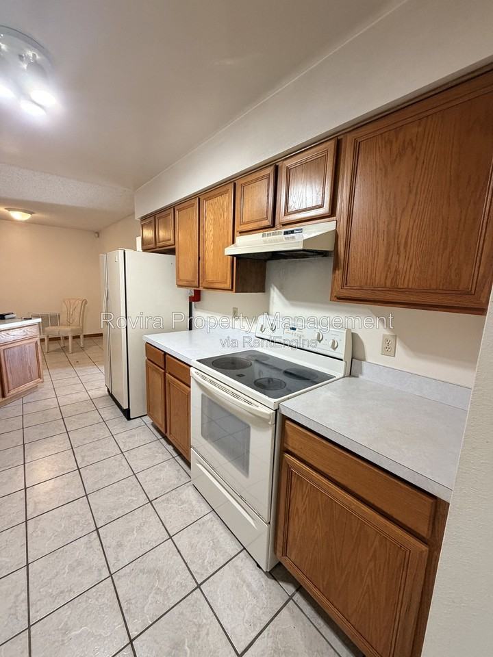 602 Wallaby Ln - Photo 4 of 22