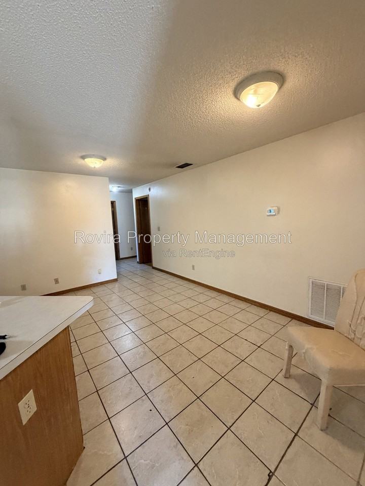 602 Wallaby Ln - Photo 5 of 22