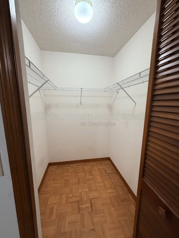 602 Wallaby Ln - Photo 7 of 22