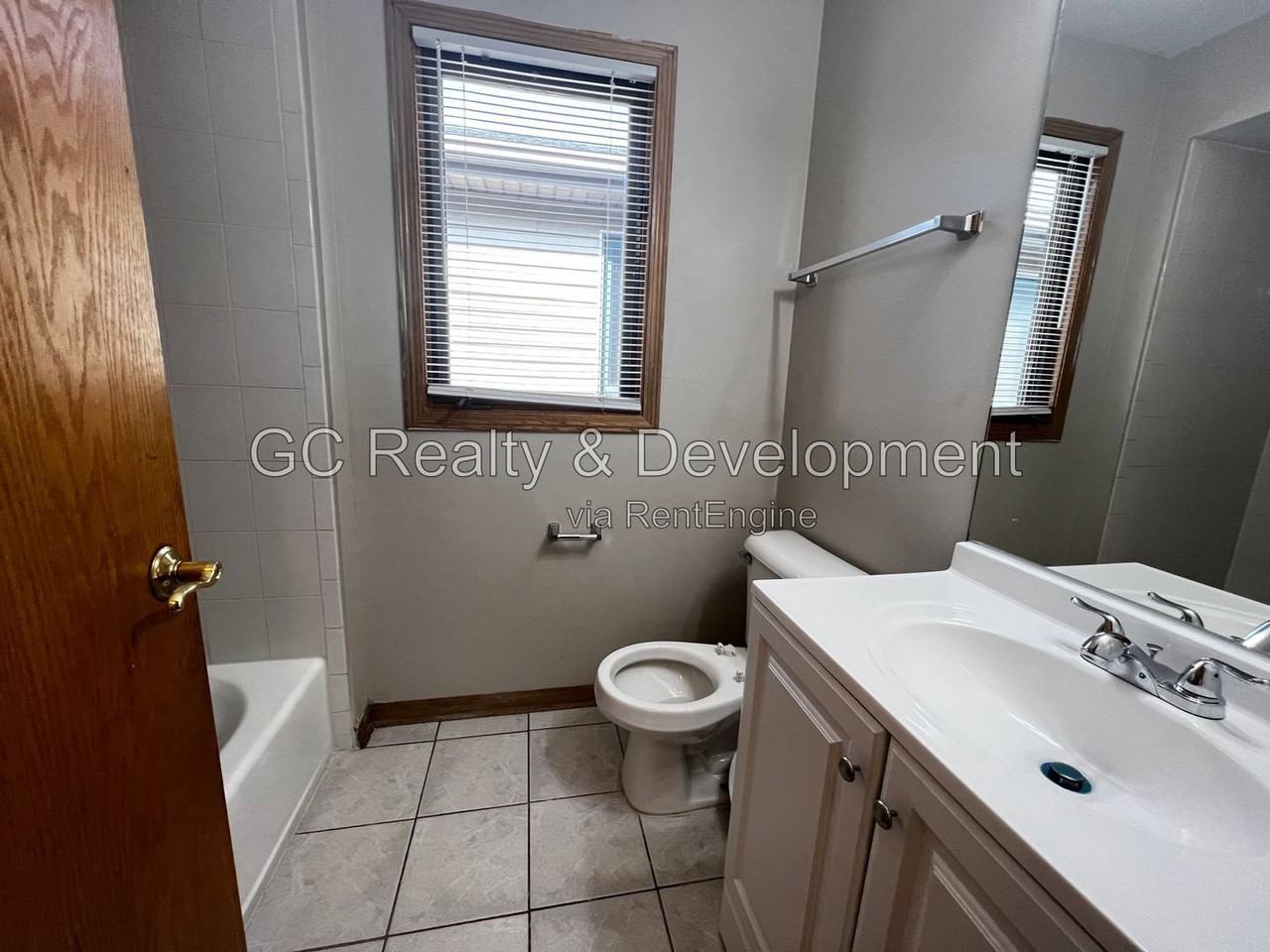 13419 S Brandon Ave #3 - Photo 5 of 18
