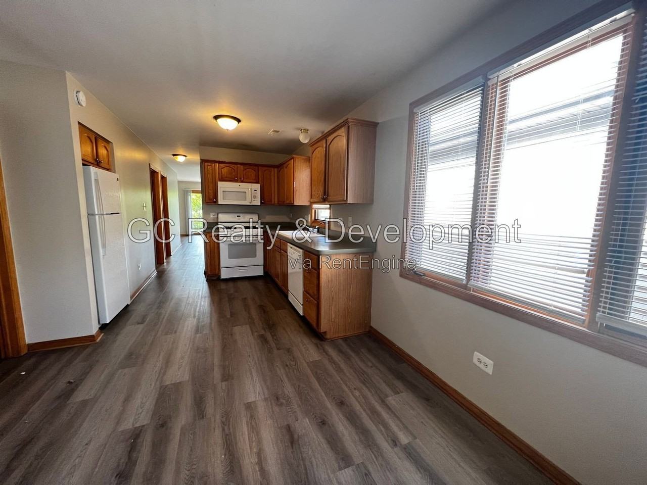 13419 S Brandon Ave #3 - Photo 7 of 18