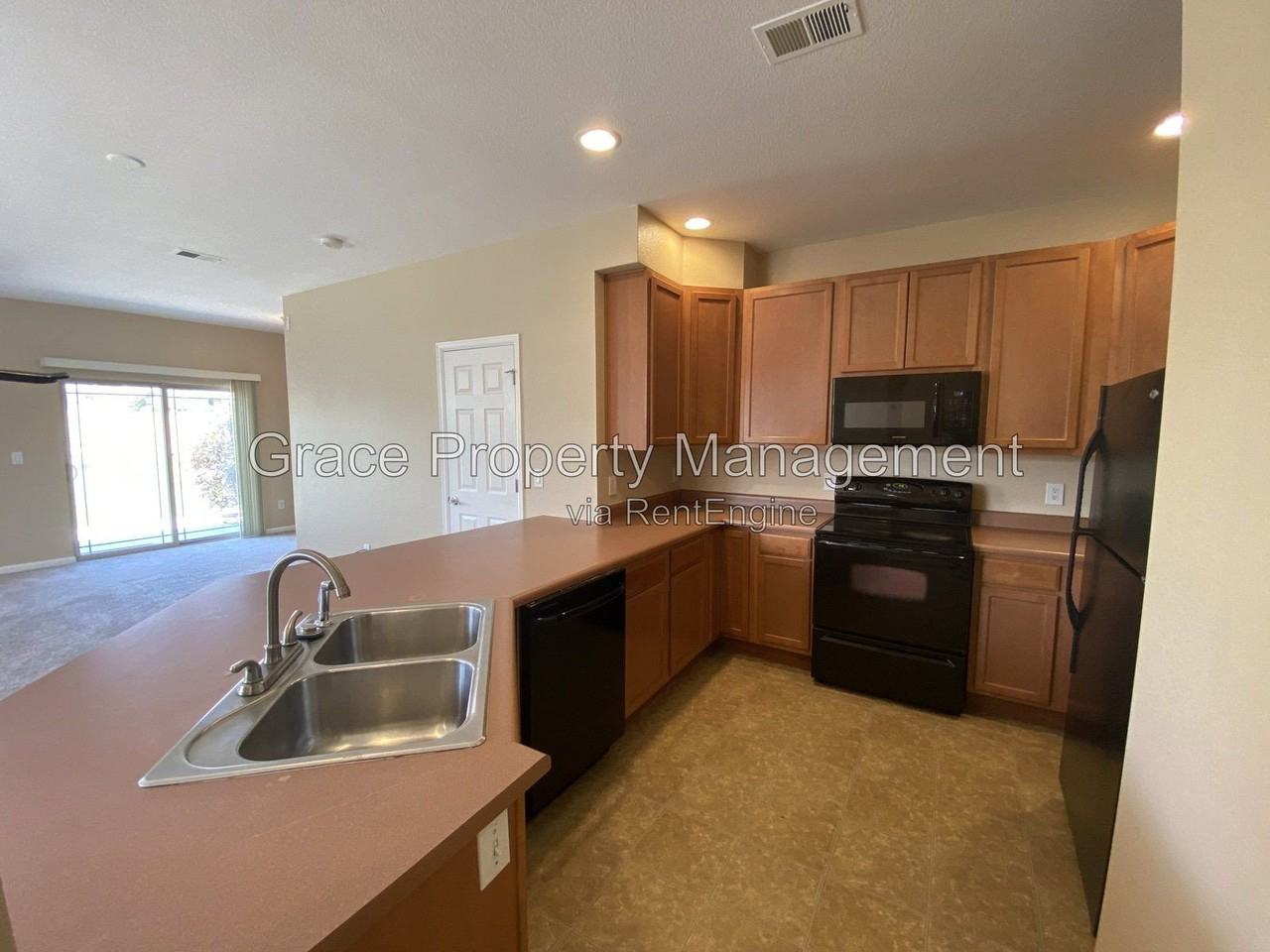 9735 Dexter Ln - Photo 4 of 30