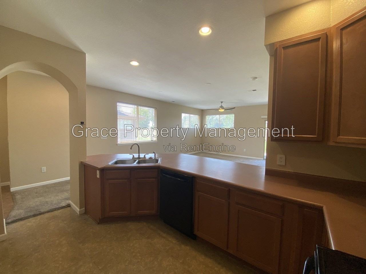 9735 Dexter Ln - Photo 5 of 30