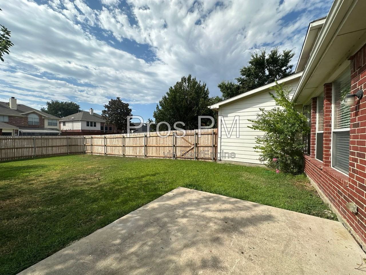 3945 Indian Oaks Ln - Photo 4 of 23