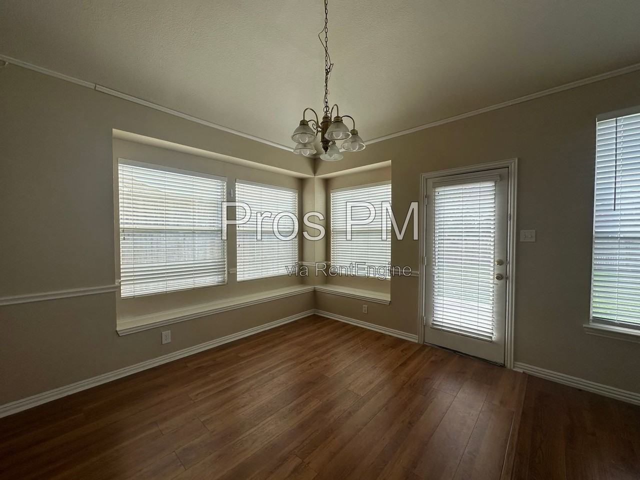 3945 Indian Oaks Ln - Photo 6 of 23