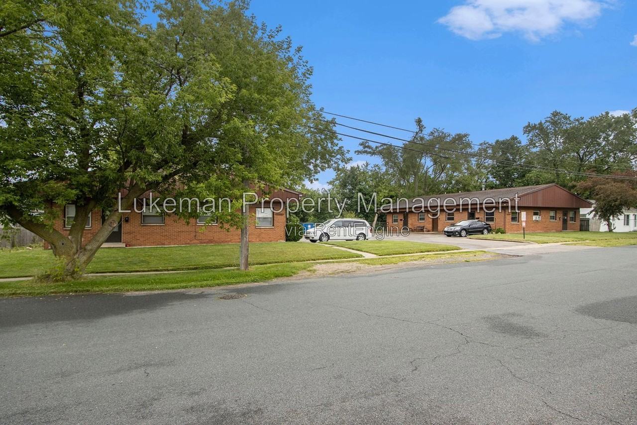 1524 Henson Ave #2 - Photo 3 of 15
