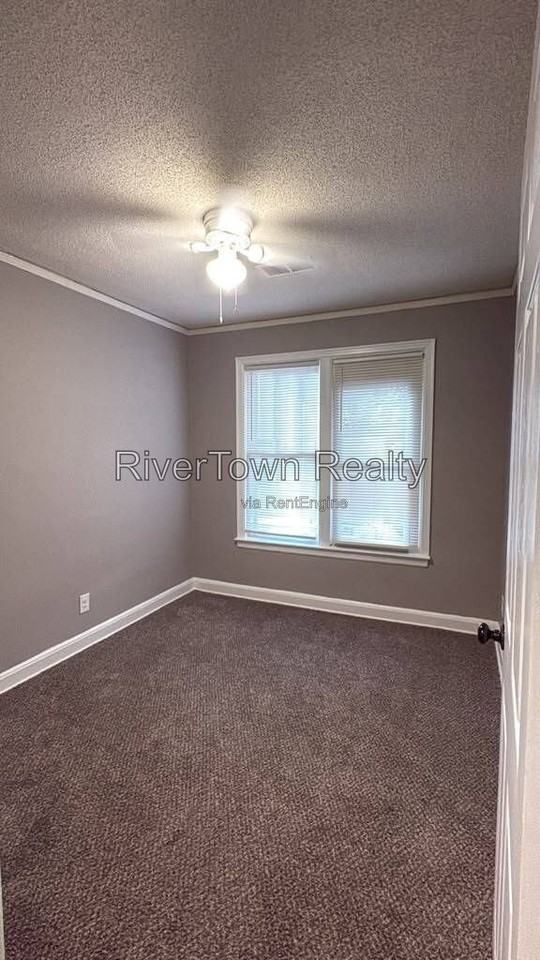 3590 Bowen Ave - Photo 3 of 14